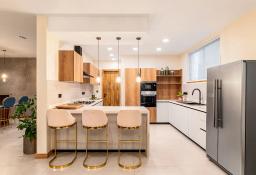 3 And 4 Bed Apartments  